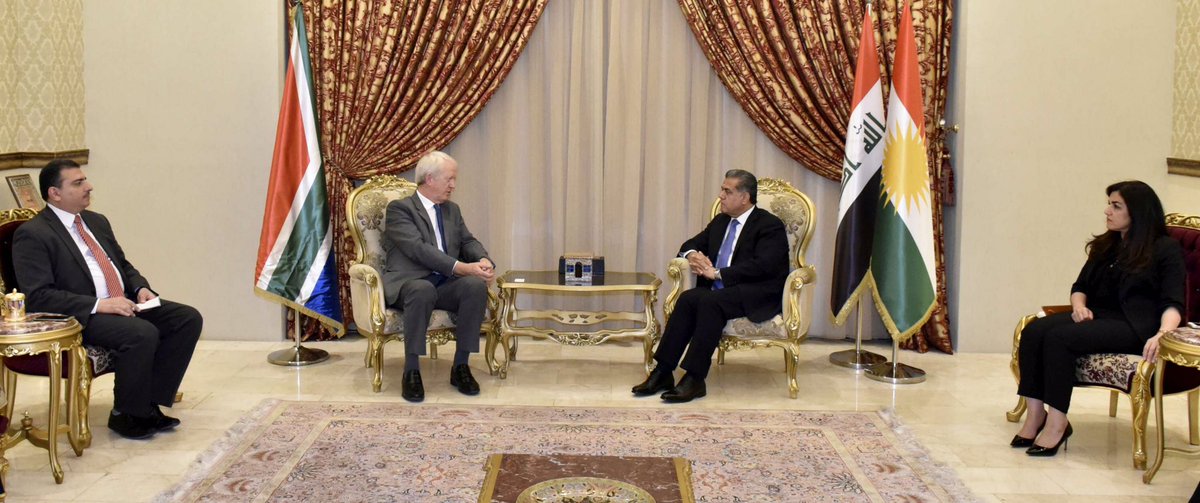 Erbil, Kurdistan Region (dfr.gov.krd) - Minister Falah Mustafa received John Davies, Ambassador of South Africa in Jordan to discuss enhancing bilateral ties.